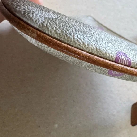 Coach Wristlet - Picture 5 of 12